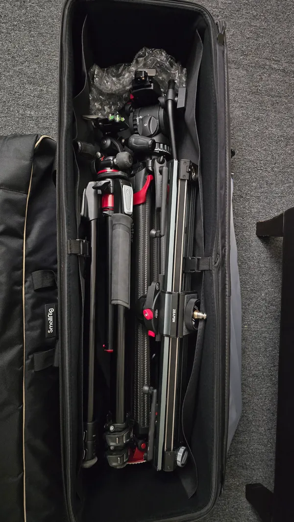 NEEWER Studio Carrying Bag with Wheels | Rolling Bag