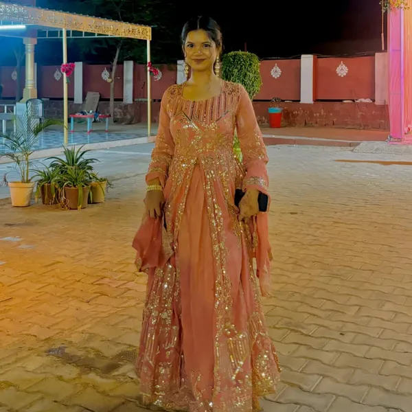 aishwarya rai in pink anarkali dress 2135 Aishwarya Rai Bachchan's pink A-Line dress Outfit Sets